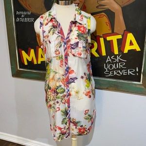 Cyrena Mixed Pattern Sleeveless Button Down Top Size Medium